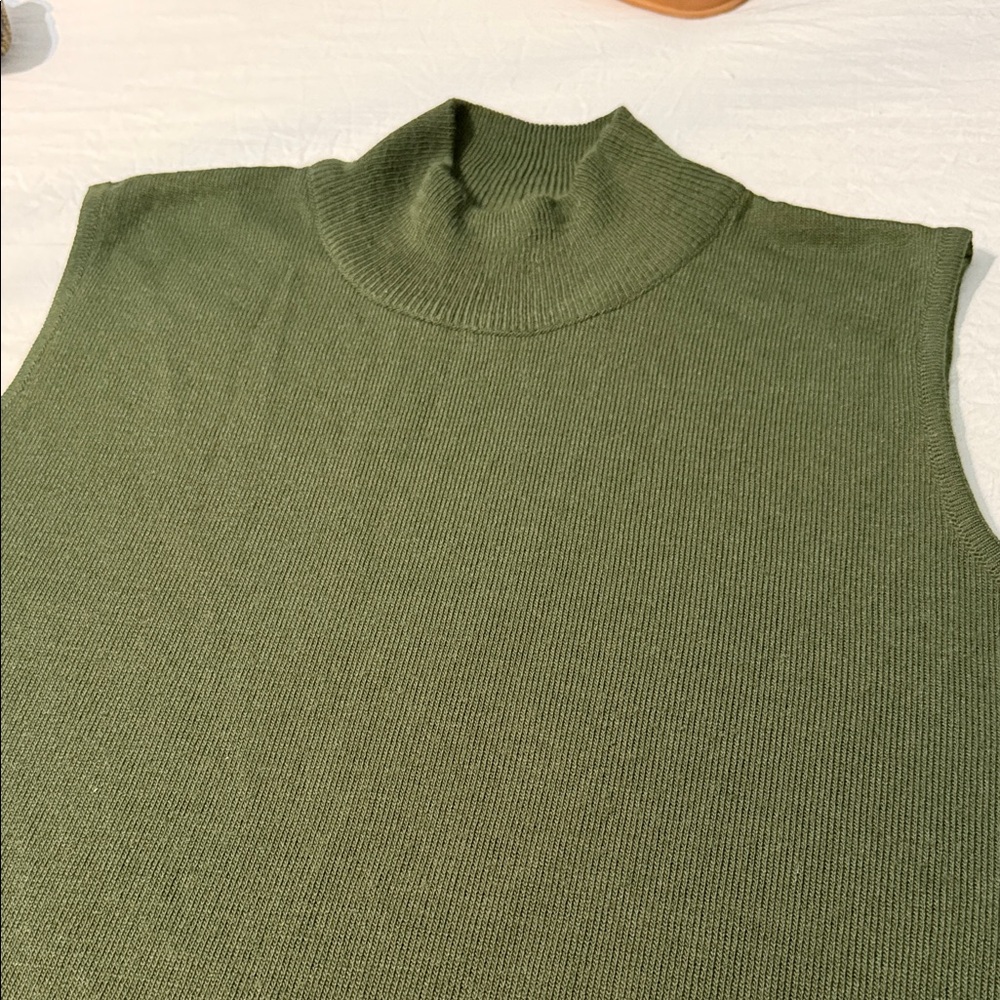 Sag Harbor Olive Green Sleeveless Sweater